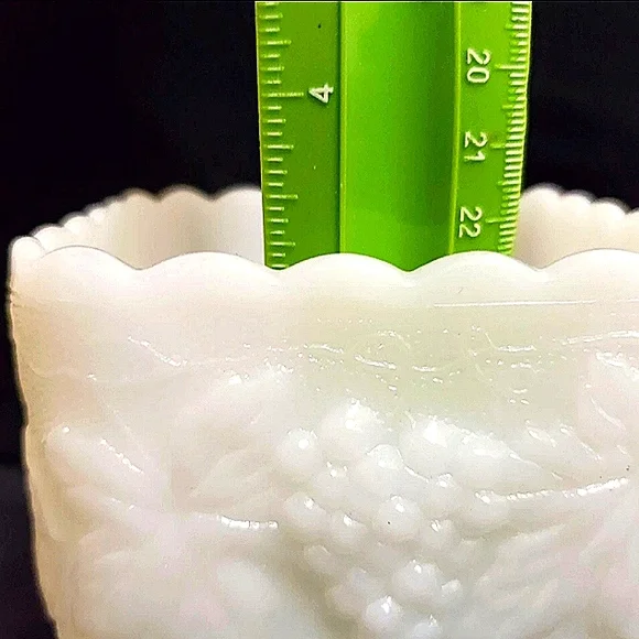 Anchor Hocking (?) Milk Glass Pedestal Planter/Vase/Candy Dish - Picture 12 of 12